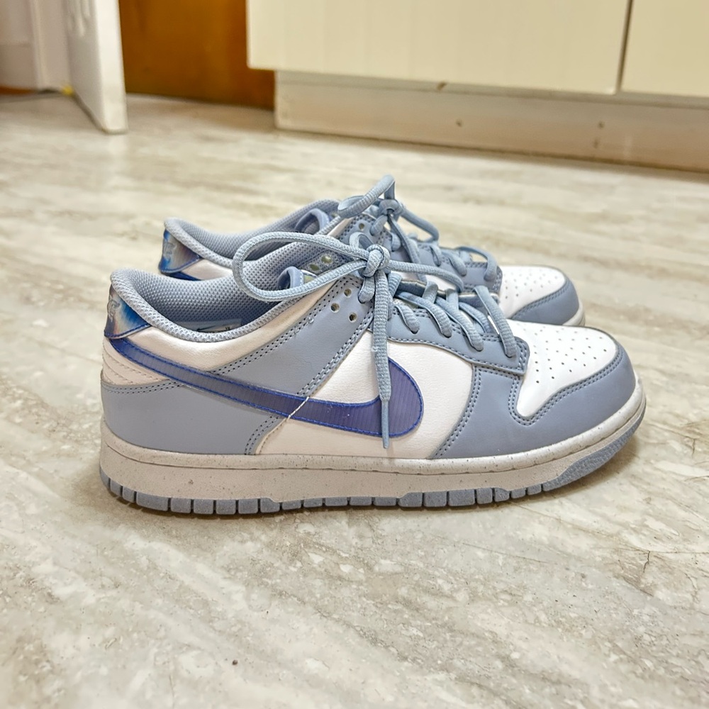 Nike Low Dunk blue hologram “iridescent whisper”